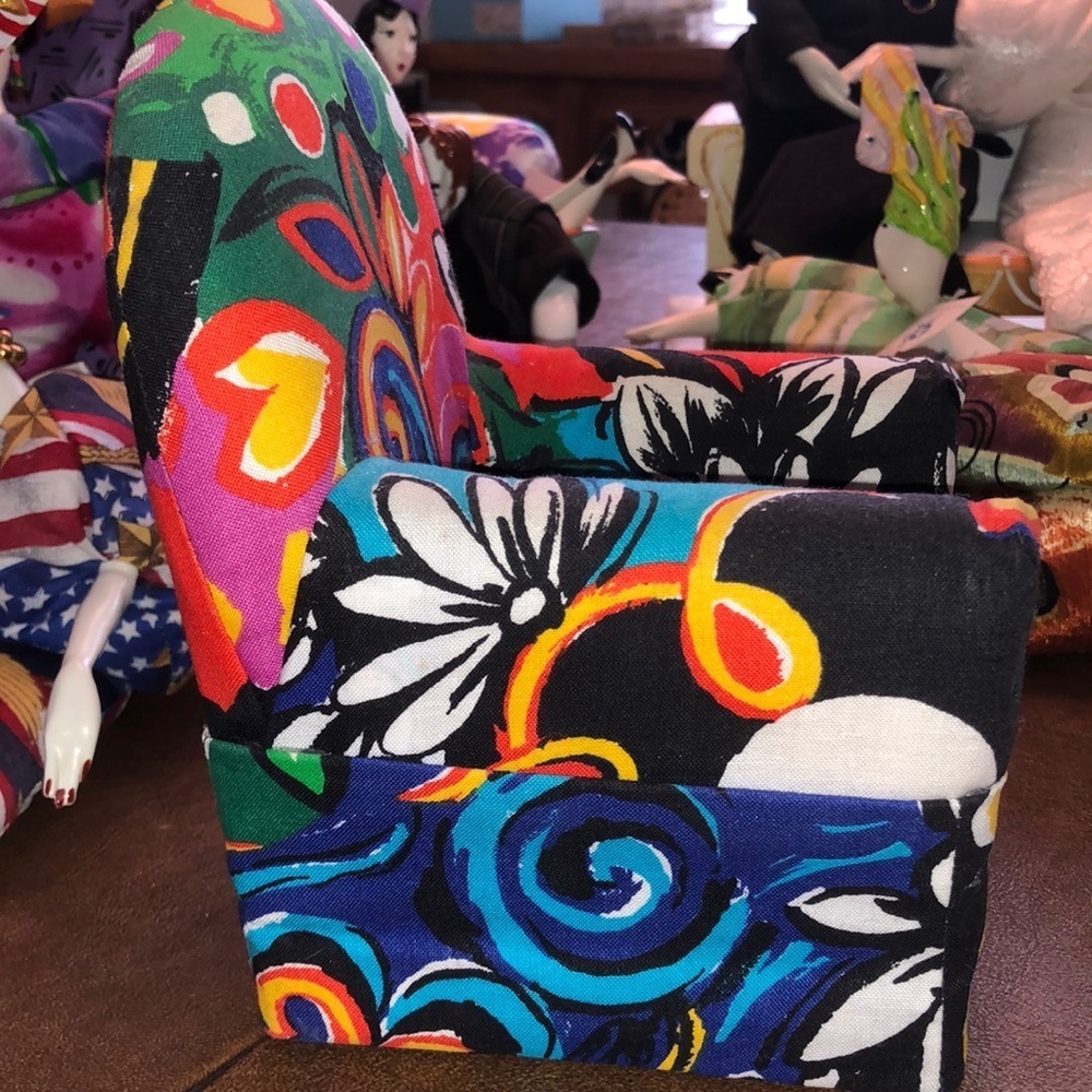 POUPEE MILLET DOLL with Matching Chair EC - Picture 9 of 11